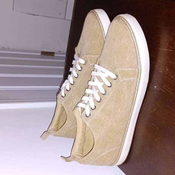 Amali Canvas Sneakers Tennis Shoes - Picture 4 of 8